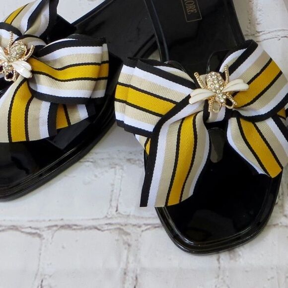 The “Troy” Jelly Sandals - Picture 5 of 5